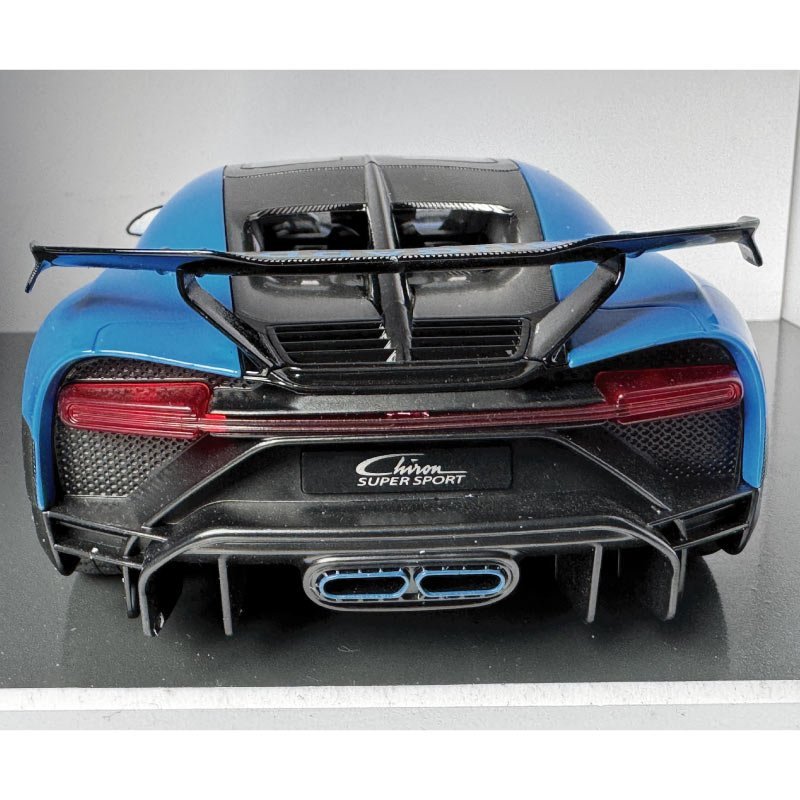 Bugatti Chiron in Blue