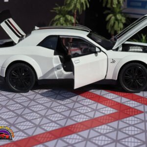 Dodge Hellcat Challenger in White