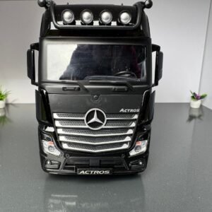 Alternative view of Mercedes Benz Actros Truck 1:24 Scale Diecast Collectible Model