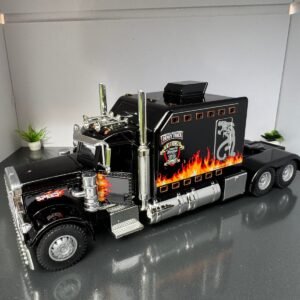 Peterbilt American Truck 1:24 Scale Diecast Collectors Model