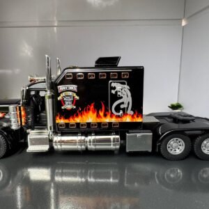 Alternative view of Peterbilt American Truck 1:24 Scale Diecast Collectors Model