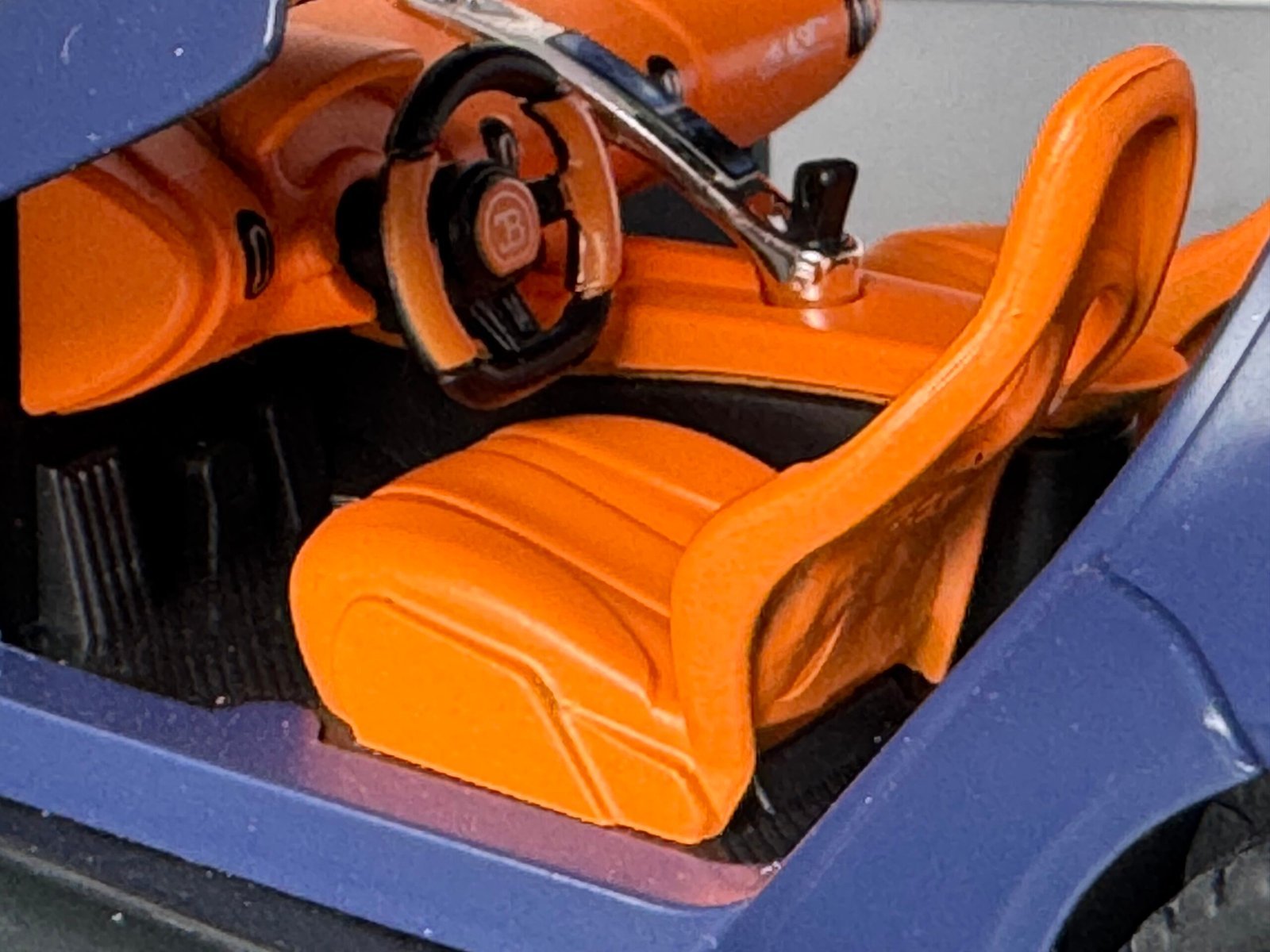 Bugatti Atlantic 1:24 Scale Diecast Collectible Model - Image 6