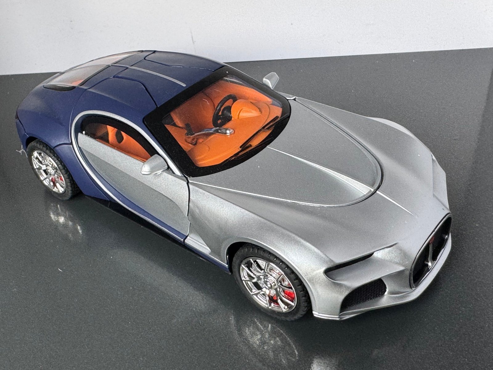 Bugatti Atlantic 1:24 Scale Diecast Collectible Model - Image 10
