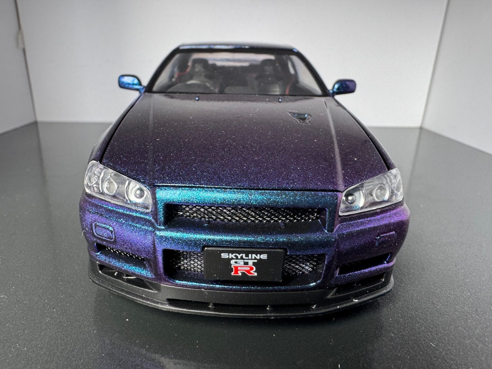 Nissan GT Skyline 1:24 Scale Diecast Collectible Model - Image 3