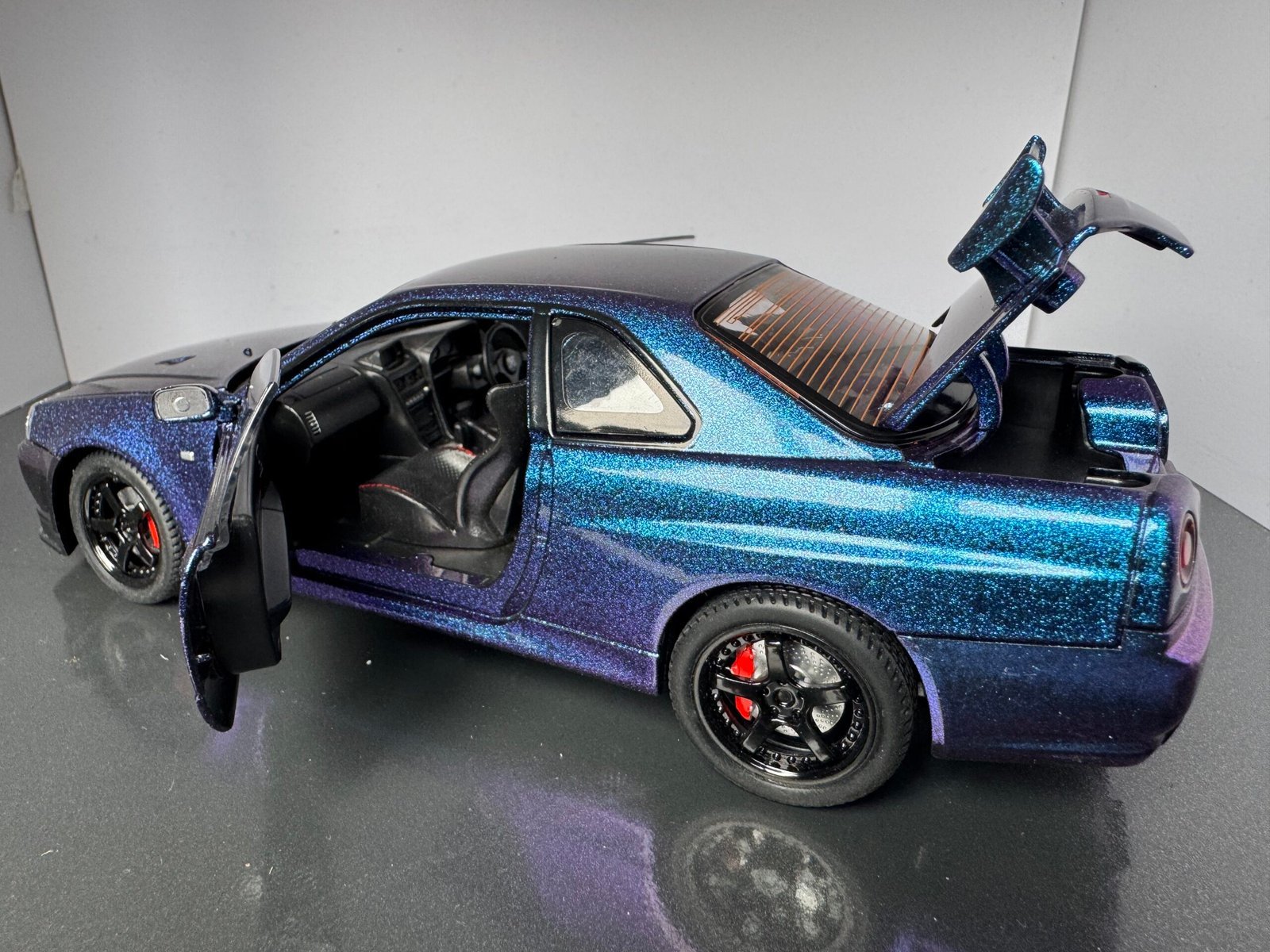 Nissan GT Skyline 1:24 Scale Diecast Collectible Model - Image 6