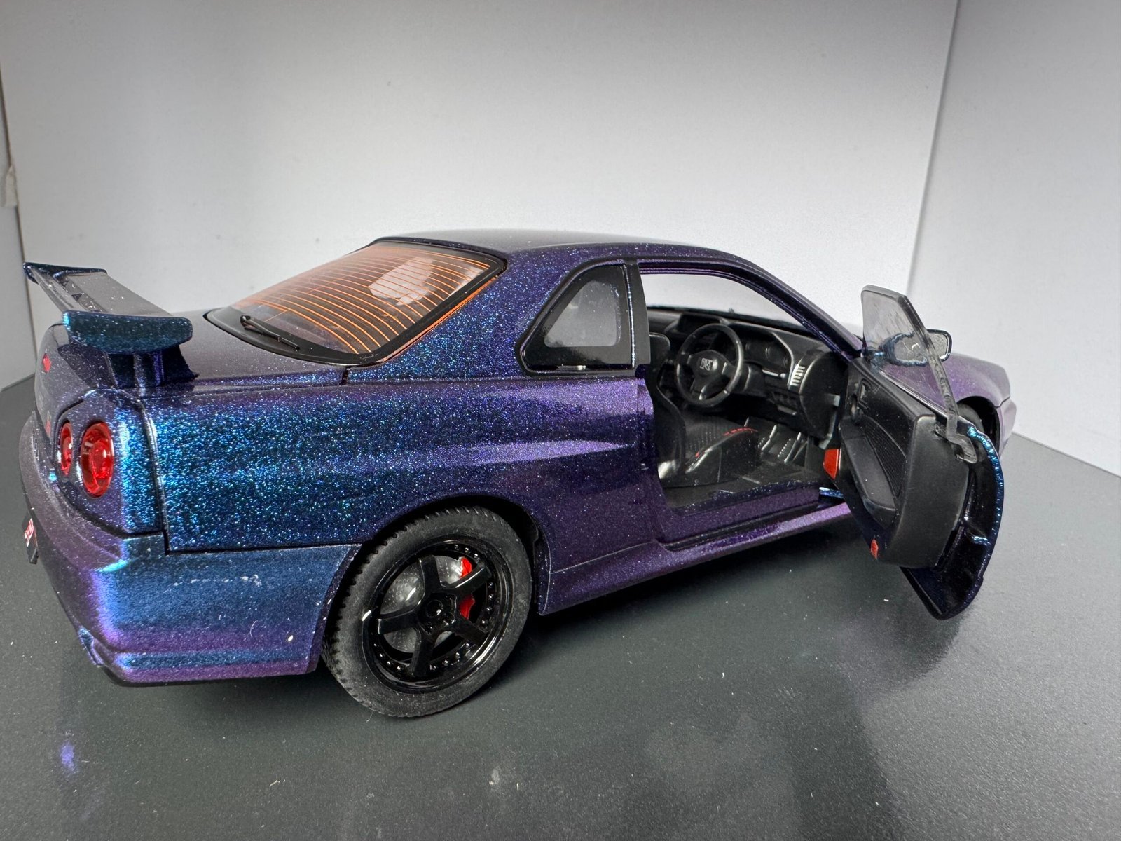 Nissan GT Skyline 1:24 Scale Diecast Collectible Model - Image 8