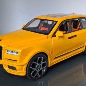 Rolls Royce Cullinan in Yellow