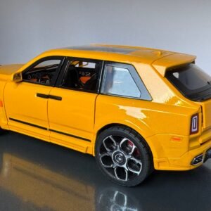 Rolls Royce Cullinan in Yellow