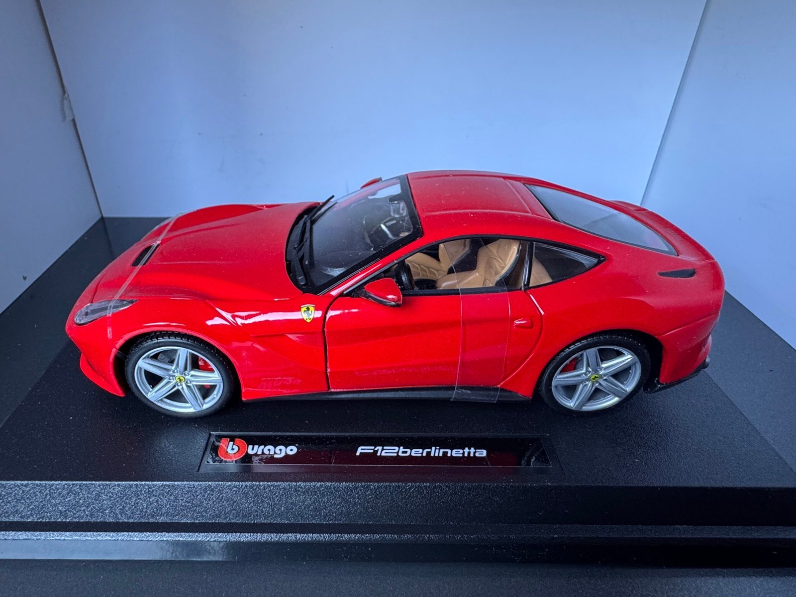 Ferrari F12 Berlinetta 1:24 Scale Diecast Collectible Model - Image 2