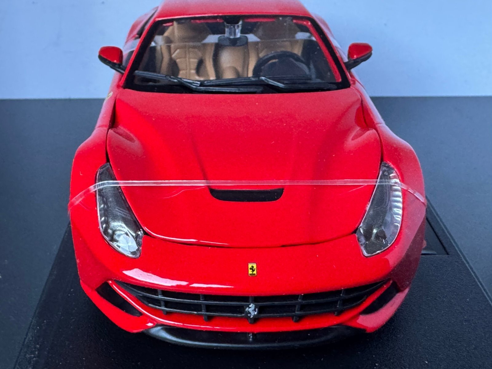 Ferrari F12 Berlinetta 1:24 Scale Diecast Collectible Model - Image 3