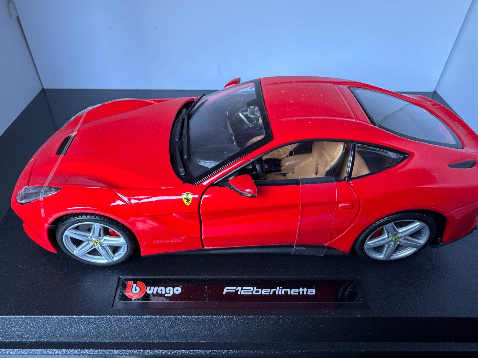 Ferrari F12 Berlinetta 1:24 Scale Diecast Collectible Model - Image 6