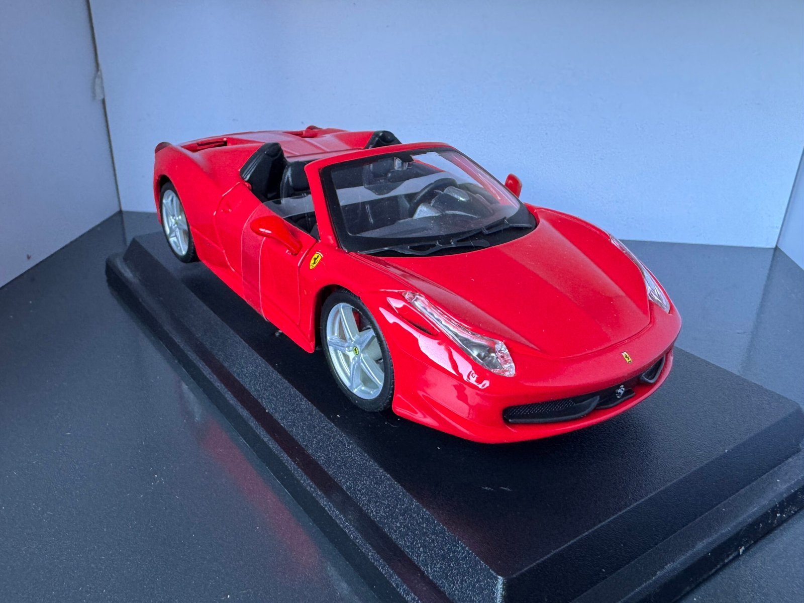 Ferrari 458 Spider 1:24 Scale - Image 5