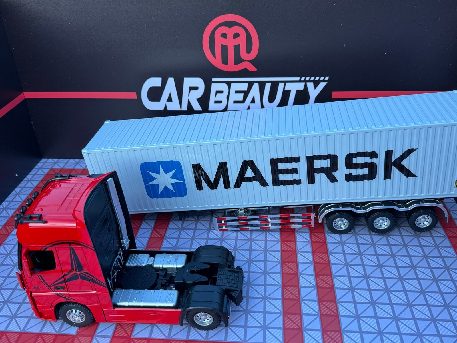 Mercedes Benz Actros Truck 1:24 Scale with Container Diecast Collectible Model - Image 2