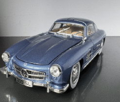 Mercedes Benz 300SL 1:24 Scale Diecast Collectible Model