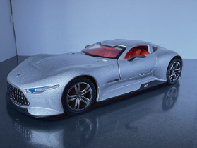 Mercedes Benz GTR 1:24 Scale Diecast Collectible Model