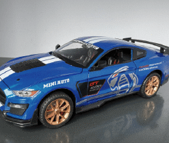 Shelby GT500  1:24 Scale Deicast Collectible Model