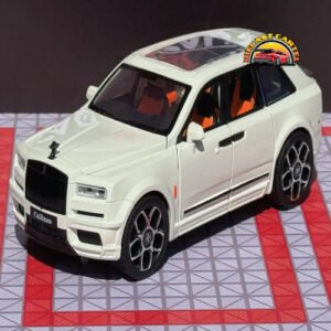 Rolls Royce Cullinan in White