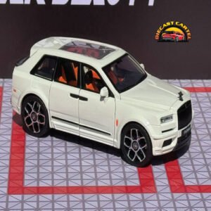 Rolls Royce Cullinan in White