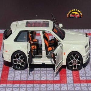 Rolls Royce Cullinan in White