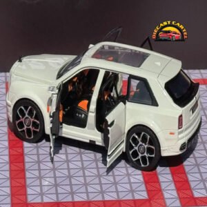Rolls Royce Cullinan in White