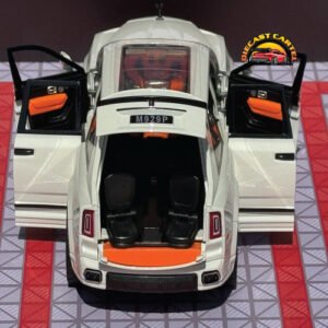 Rolls Royce Cullinan in White