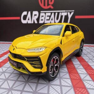Lamborghini Urus in Yellow