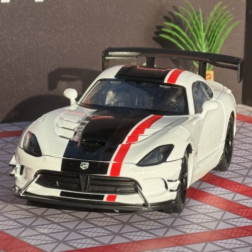 Dodge Viper in White with Black Stripe