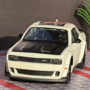 Dodge Charger Hellcat in White