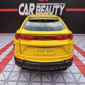 Lamborghini Urus in Yellow