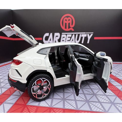 Lamborghini Urus in White