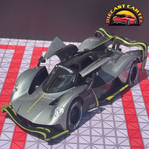 Aston Martin Valkyrie in Silver