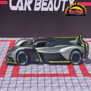 Aston Martin Valkyrie in Silver