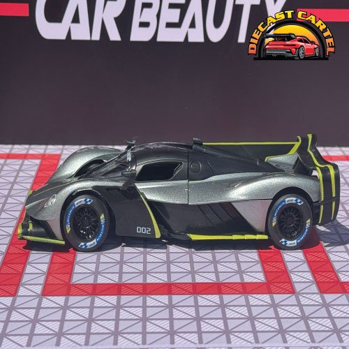 Aston Martin Valkyrie in Silver