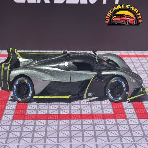Aston Martin Valkyrie in Silver