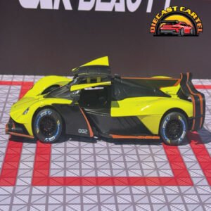 Aston Martin Valkyrie in Yellow