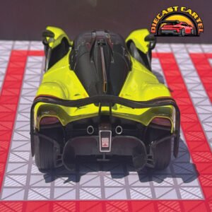 Aston Martin Valkyrie in Yellow