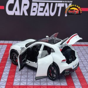 Ferrari Purosangue in White