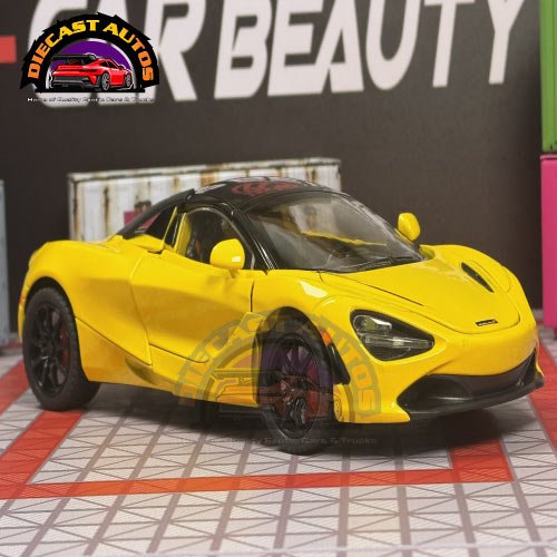 McLaren 720s in Yellow