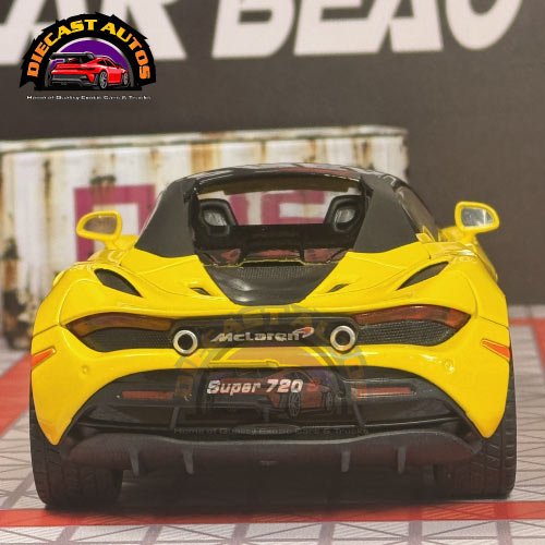 McLaren 720s in Yellow