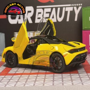 McLaren 720s in Yellow