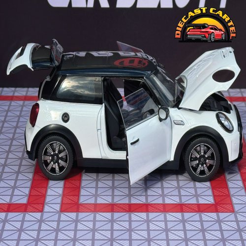 Mini Cooper S in White