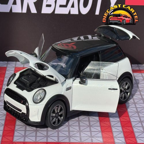 Mini Cooper S in White