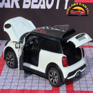 Mini Cooper S in White