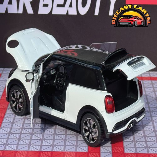 Mini Cooper S in White