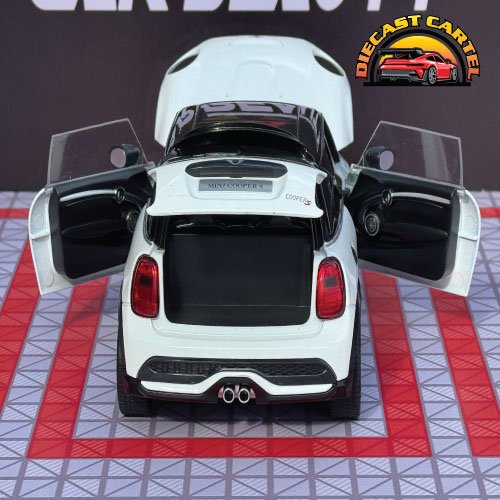 Mini Cooper S in White