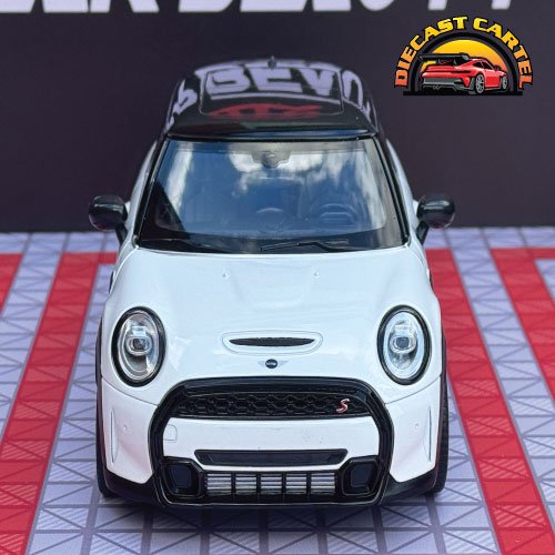 Mini Cooper S in White