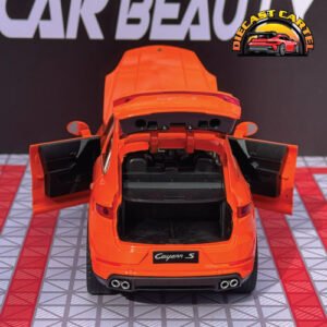 Porsche Cayenne in Orange