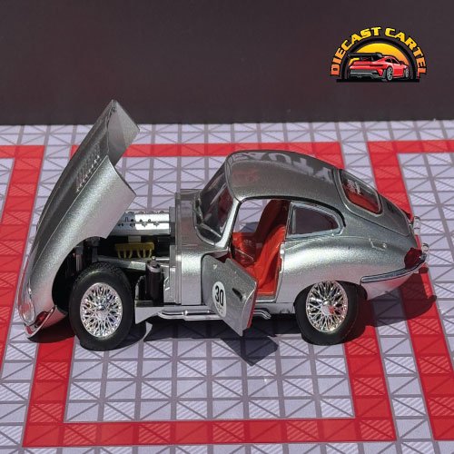 Jaguar E Type in Silver