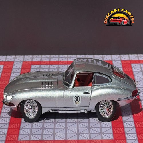 Jaguar E Type in Silver
