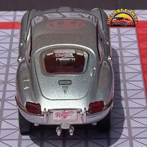 Jaguar E Type in Silver